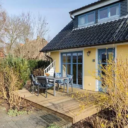 Im Idyllischsten Winkel Ruegens By Interhome *