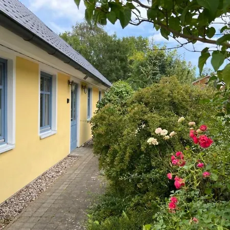 Im Idyllischsten Winkel Ruegens By Interhome *