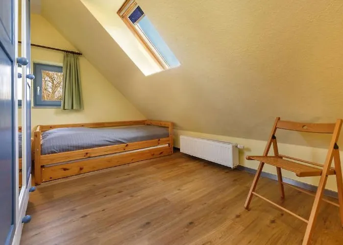 別荘 Im Idyllischsten Winkel Ruegens By Interhome *